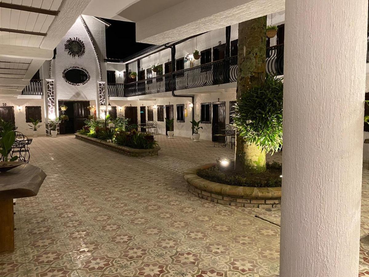 Casa Hotel Las Orquideas Circasia Exterior foto