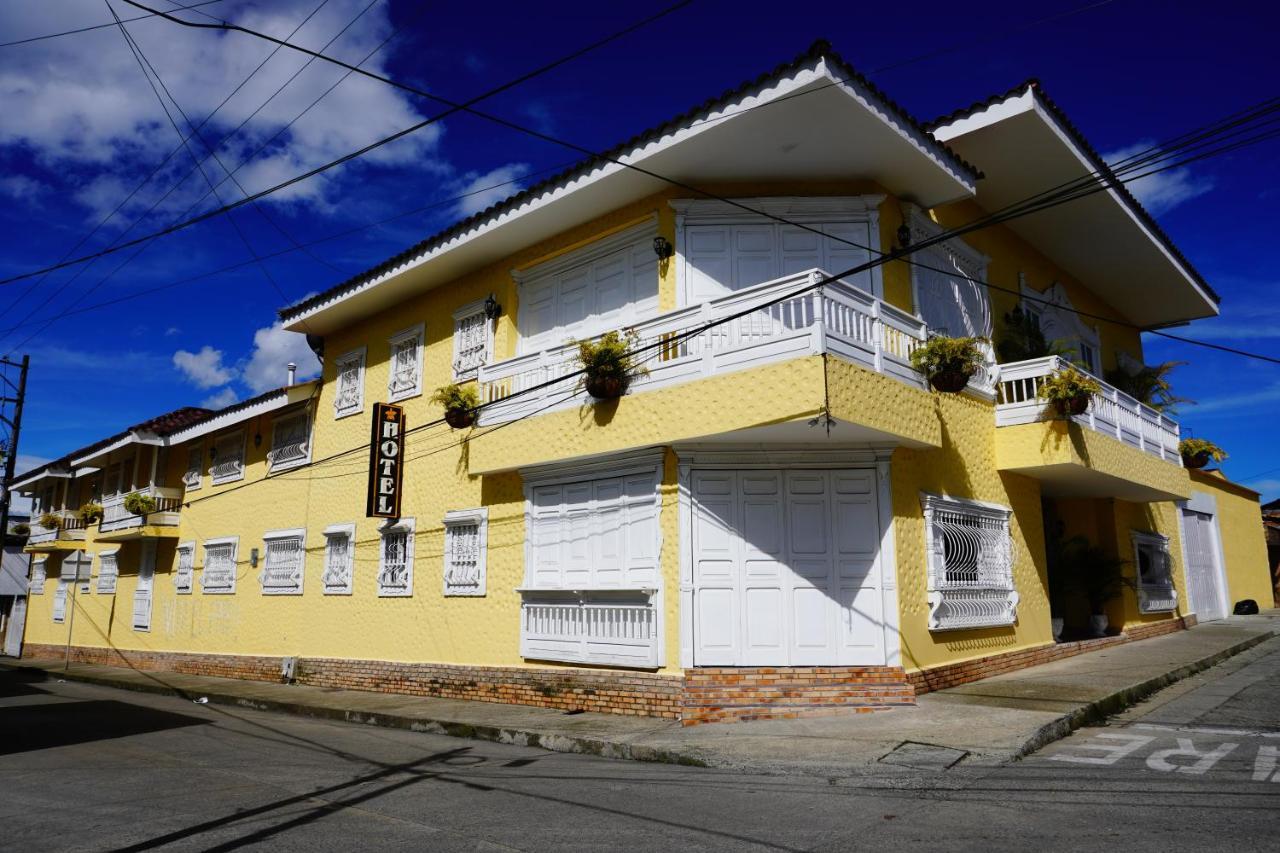 Casa Hotel Las Orquideas Circasia Exterior foto